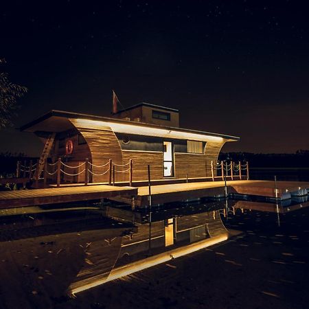 Готель Houseboat Slesin Екстер'єр фото