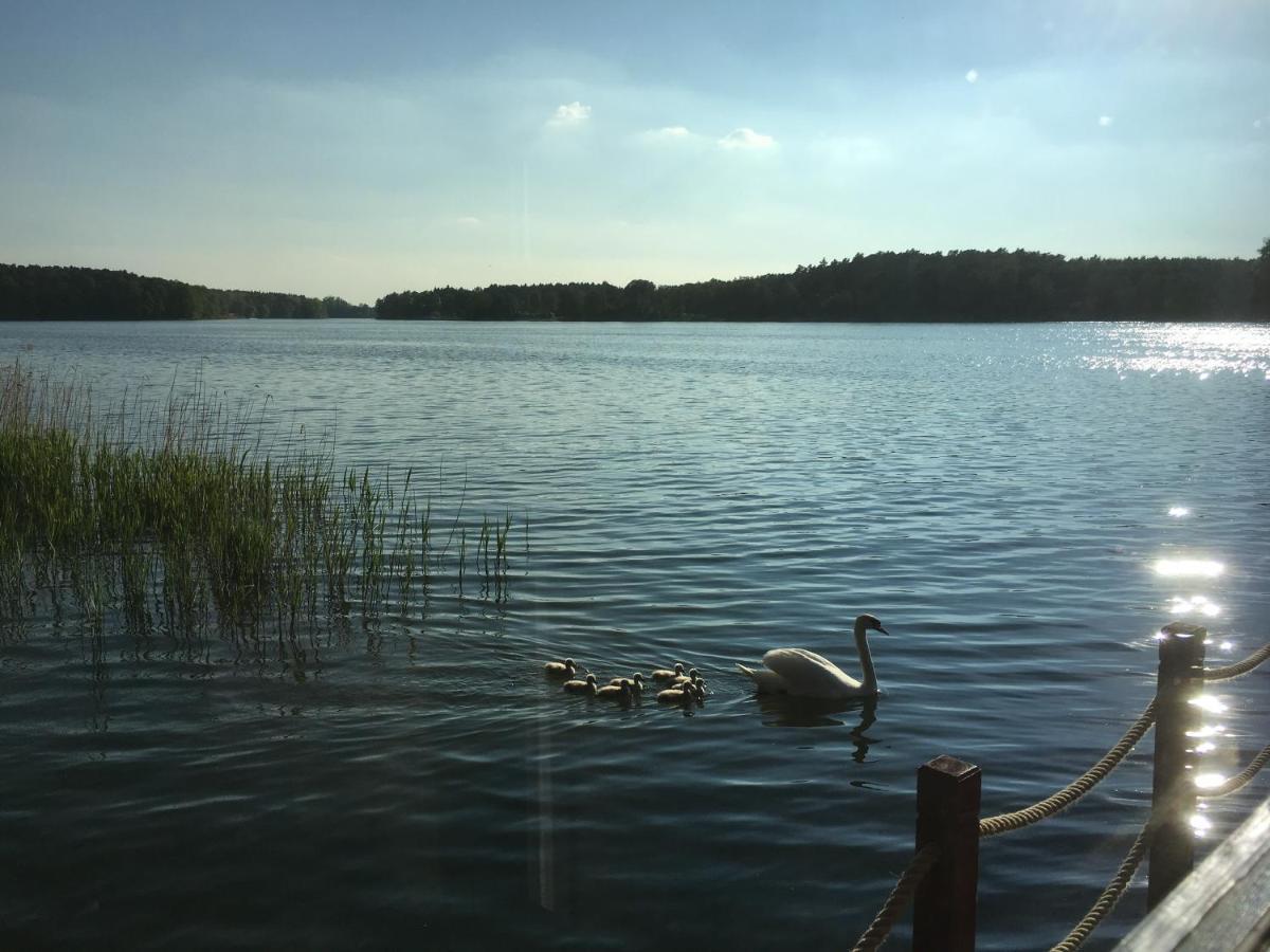 Готель Houseboat Slesin Екстер'єр фото
